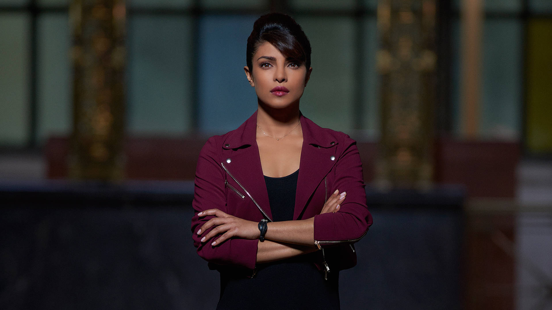 Priyanka Chopra fra Quantico leder rollen som denne royale baggrundsbillede. Wallpaper