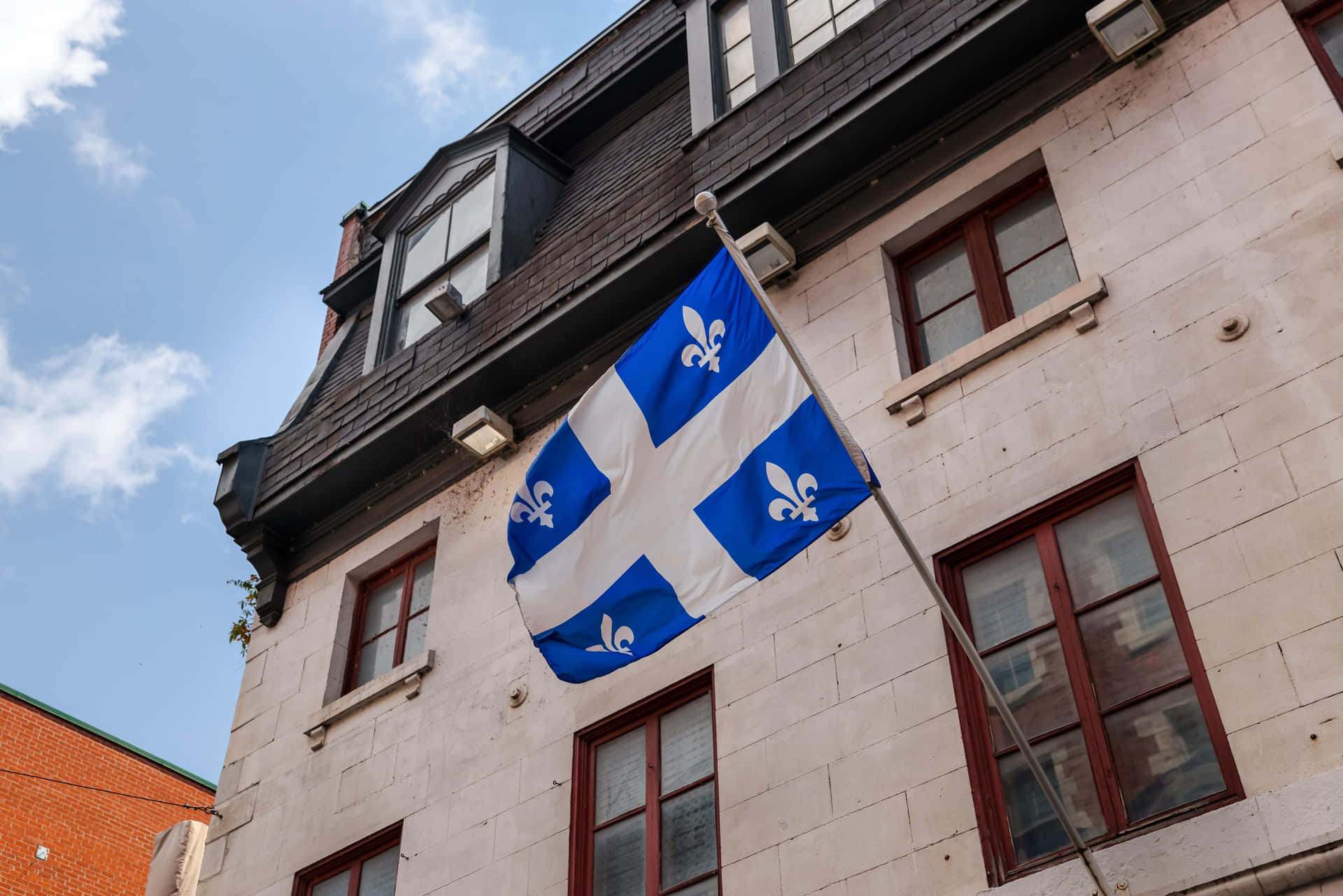 Bendera Fleurdelis Quebec Di Gedung Wallpaper