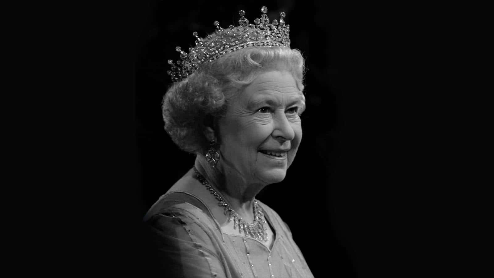 Diekönigin Von England Trägt Eine Tiara.
