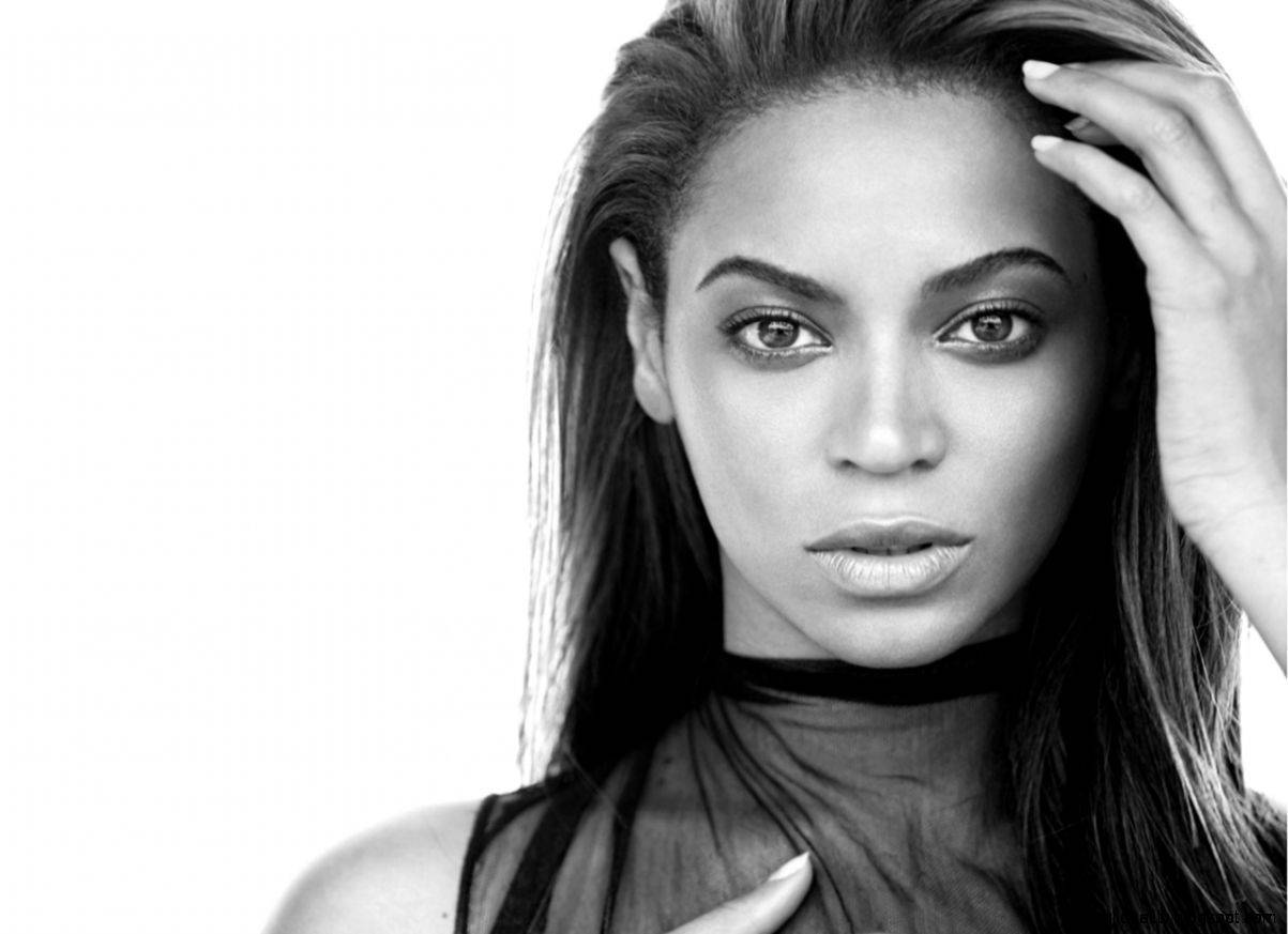 Queen Beyonce In Black And White Background