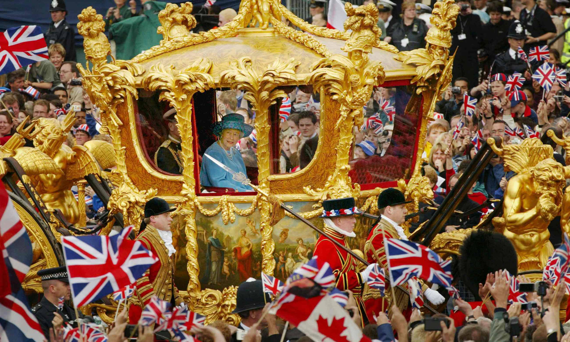 Queen Elizabeth In Gold Coach Carriage Wallpaper