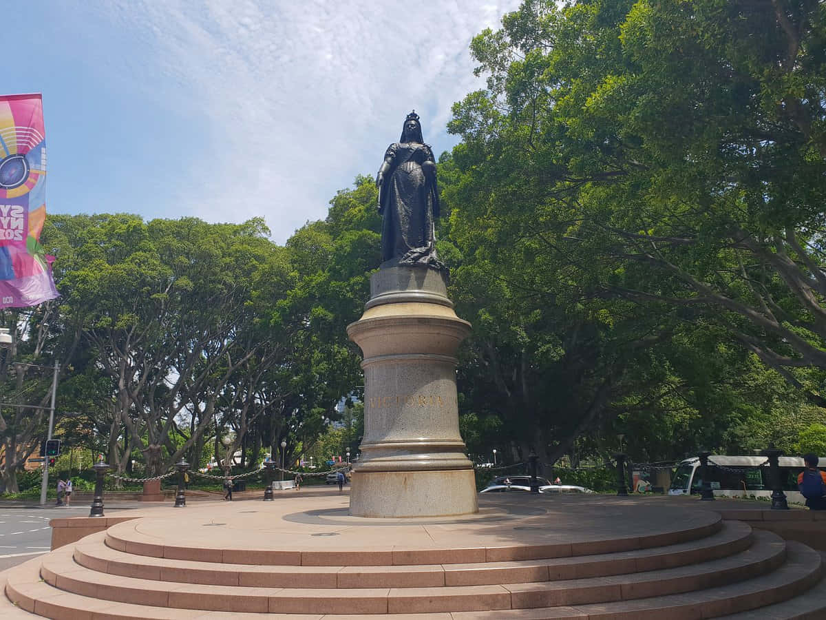 Queen Victoria Statue Hyde Park Sydney Wallpaper