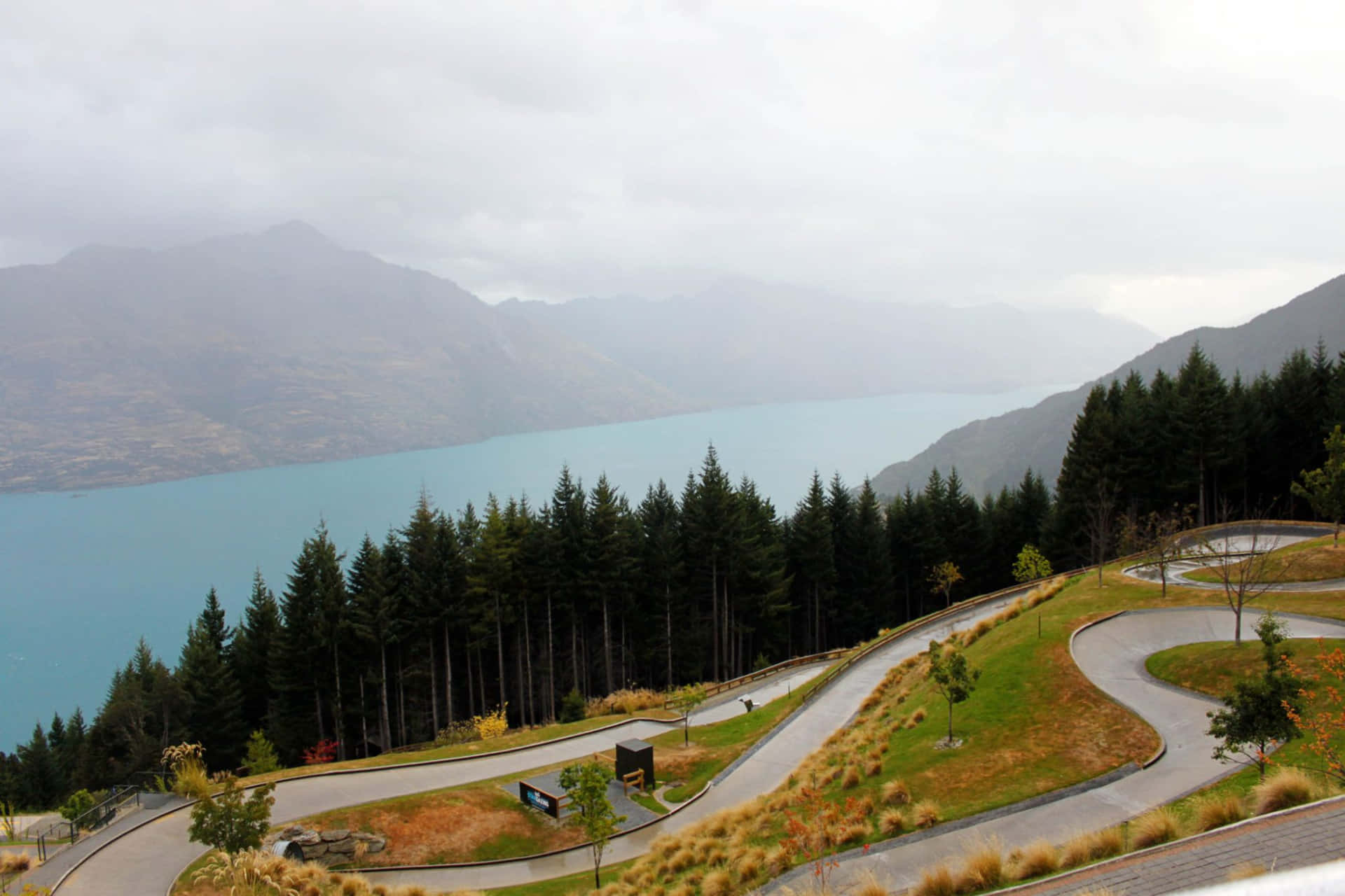 Queenstown Lakeside Scenic View Wallpaper