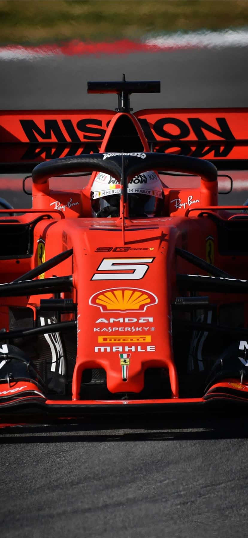 Rápidocoche De Carreras De Fórmula Uno Ferrari Fondo de pantalla