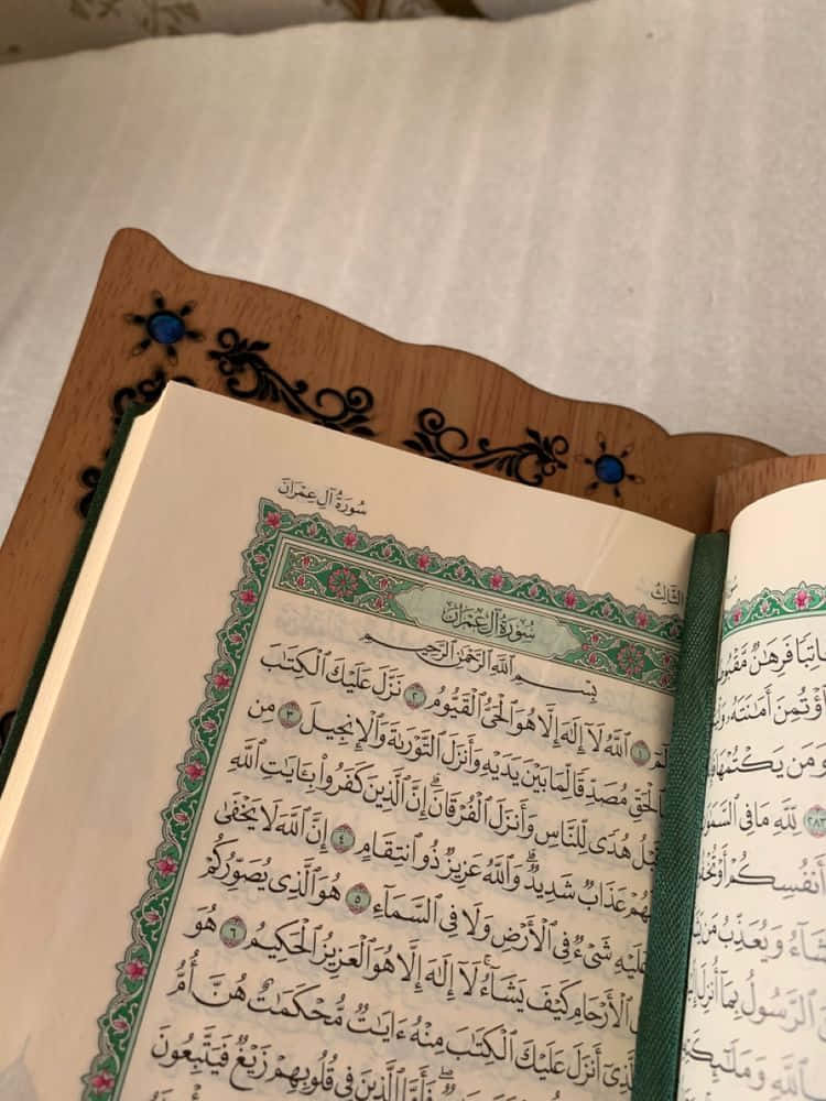 Imagende Una Página De Un Libro Del Corán