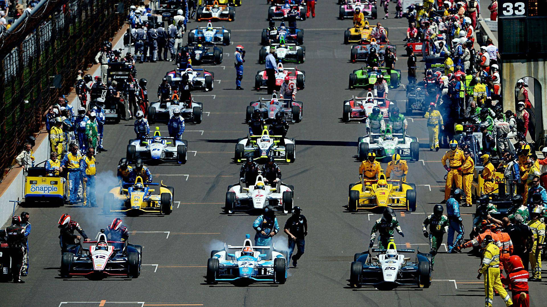 Racing Cars In Indianapolis 500 Wallpaper