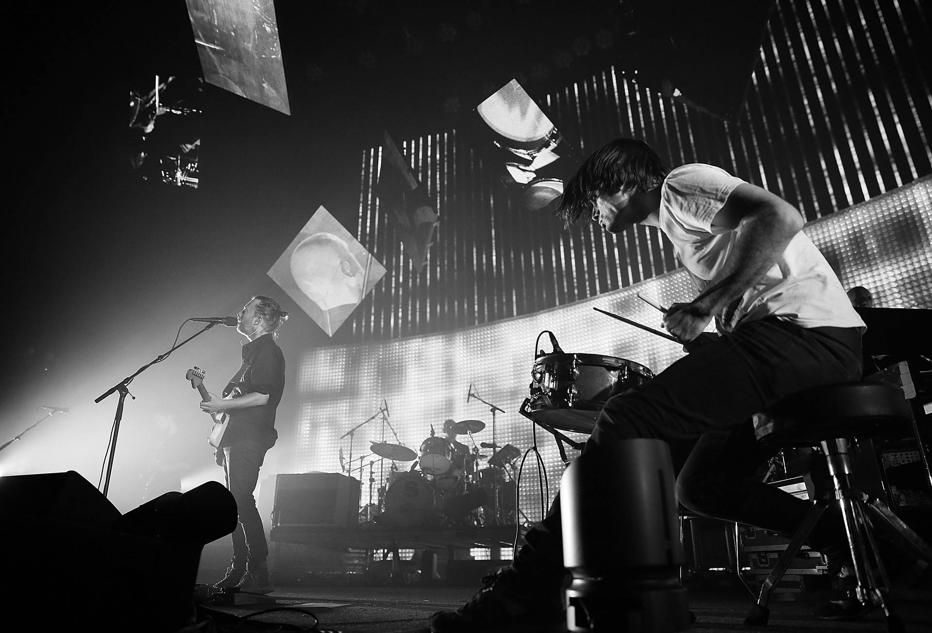 Radiohead Black And White Live Performance Wallpaper