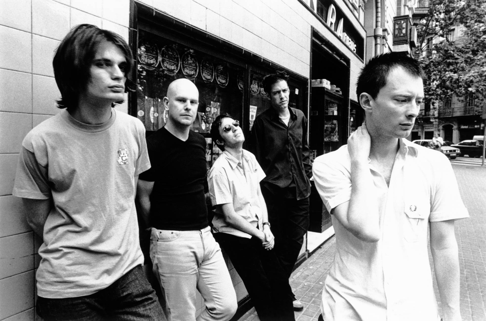 Radiohead,band Rock In Bianco E Nero. Sfondo