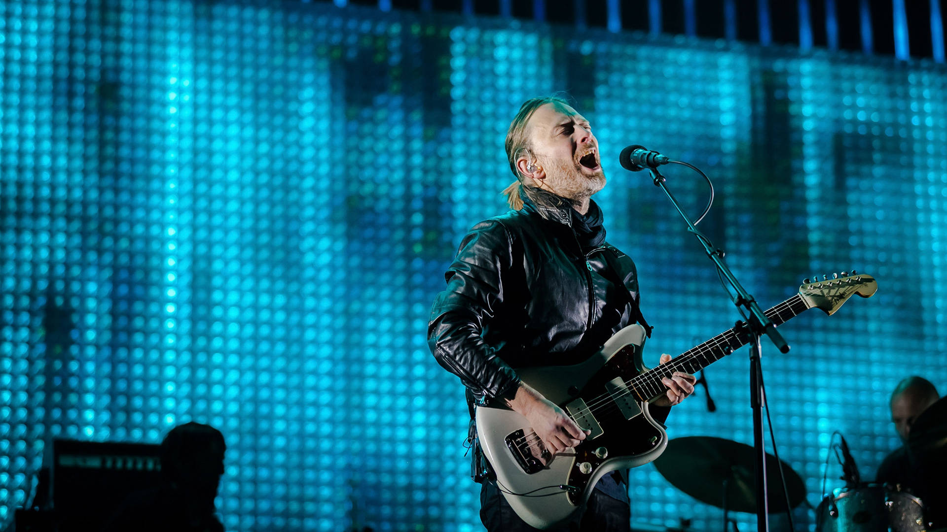 Radiohead Thom Yorke Singing Wallpaper