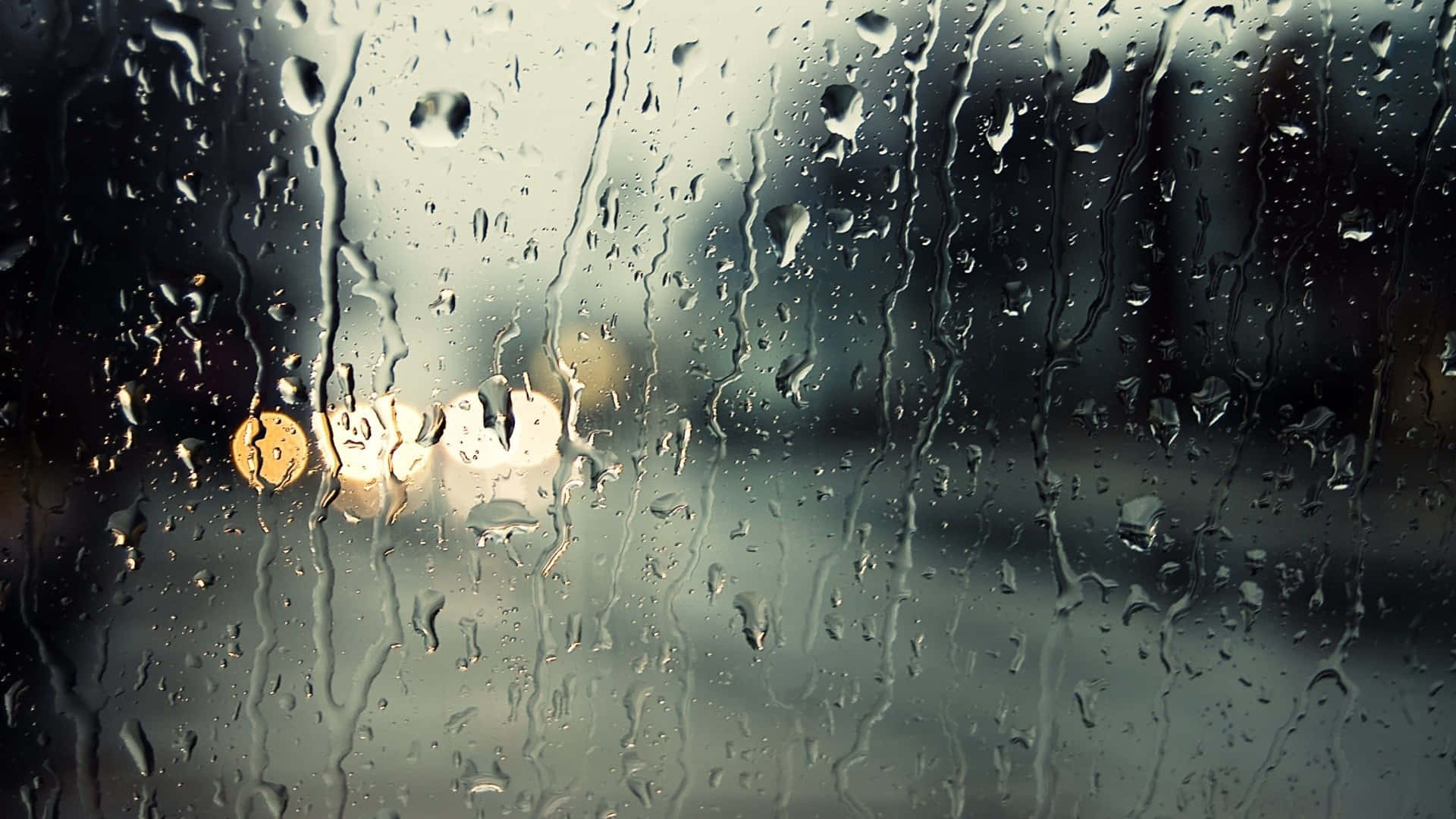 rain drops on the window Wallpaper