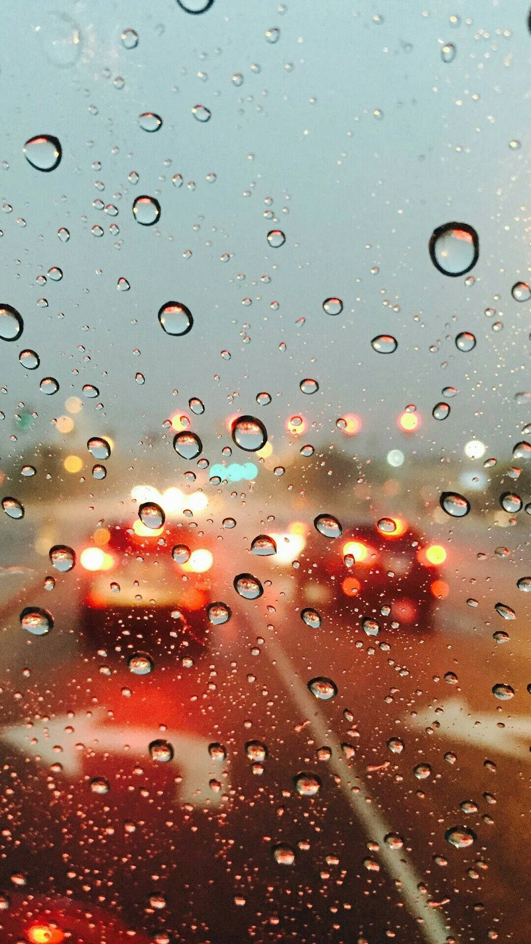 Regentropfenauf Autofenster Nahansicht Wallpaper