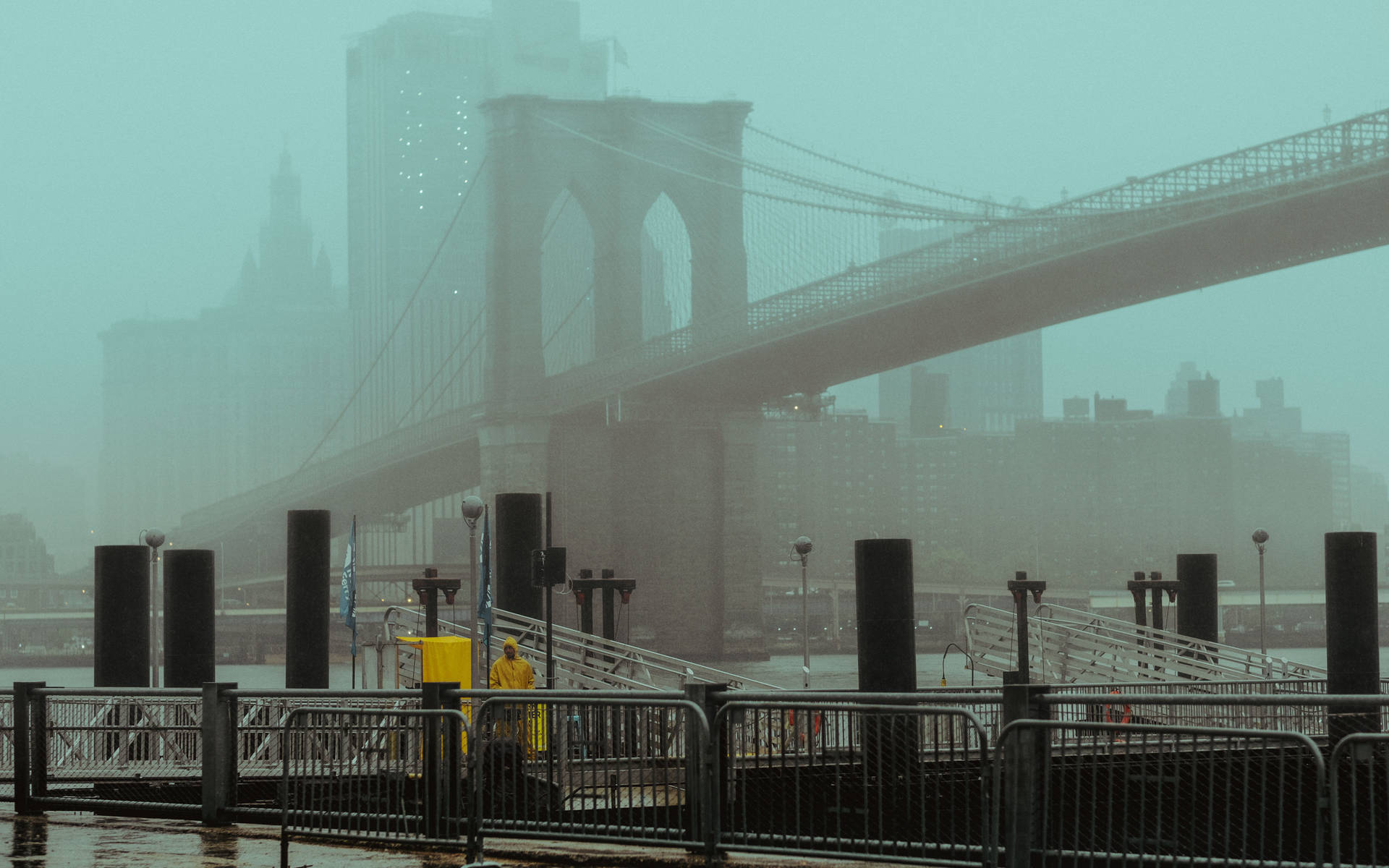 Rainy Day At The Brooklyn Bridge Wallpaper