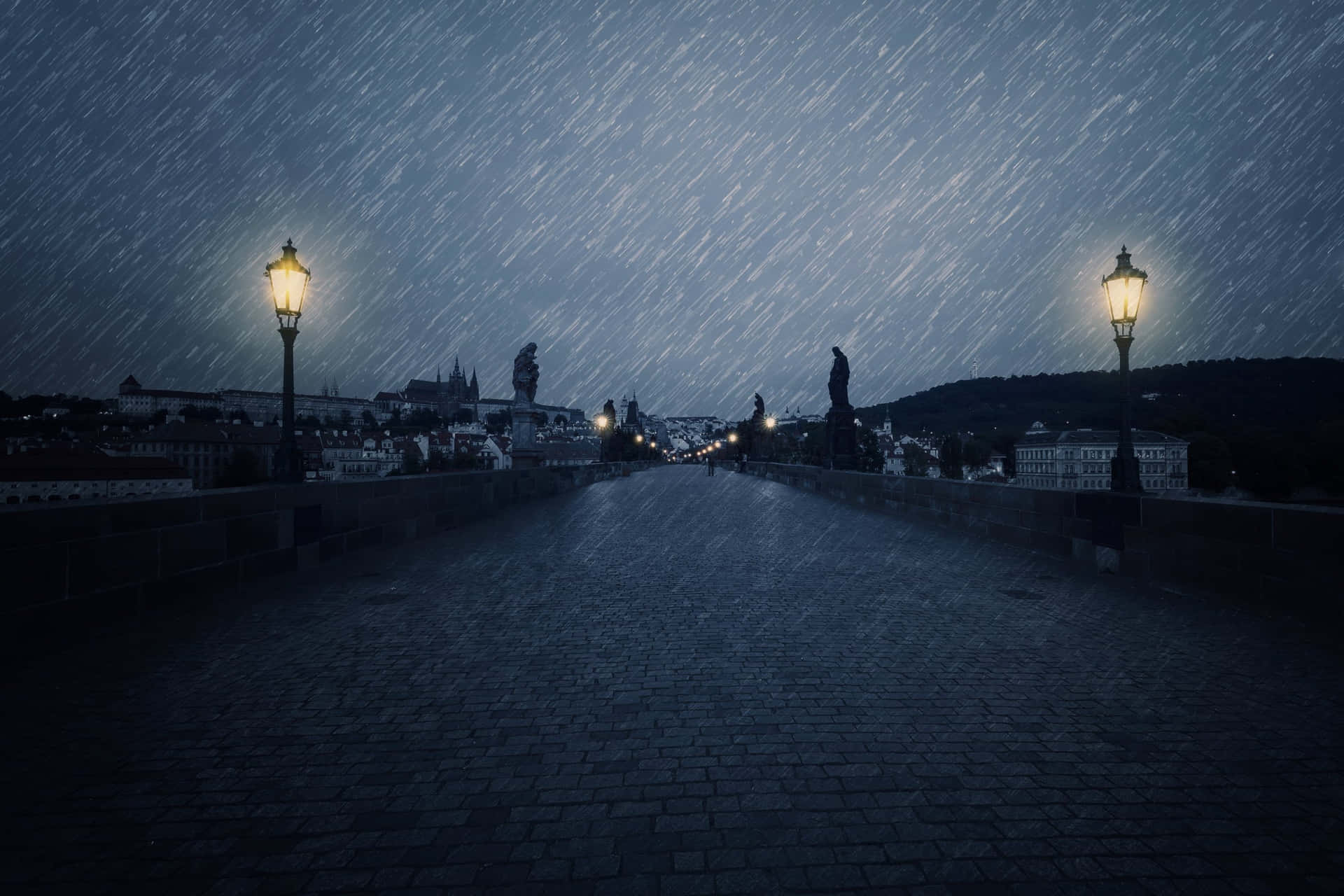 Imagende Un Cielo Oscuro Sobre Un Puente Durante Un Día Lluvioso.