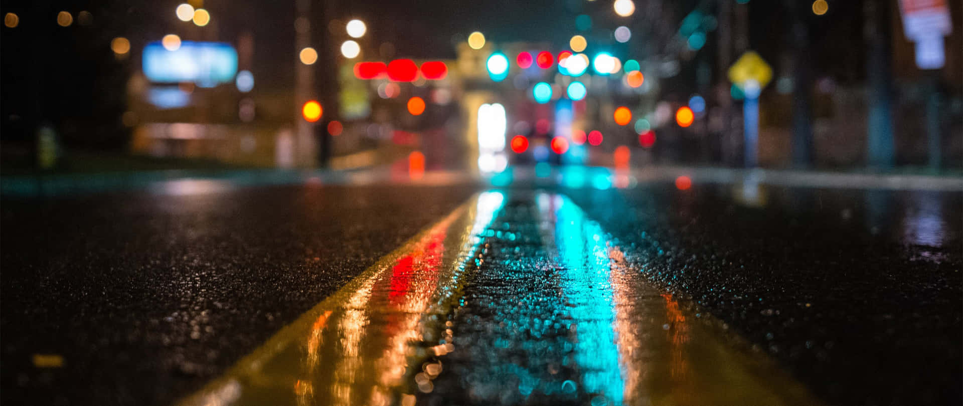 Rainy Night City Streets Wallpaper