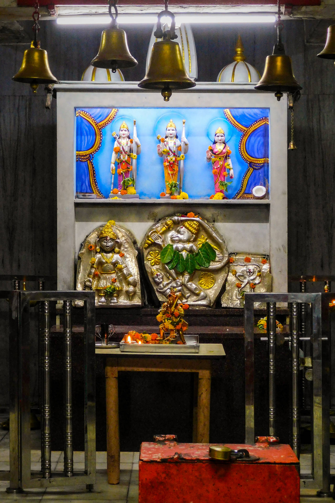 Ram Ji Altare Con Preghiera Sedia Rossa Sfondo