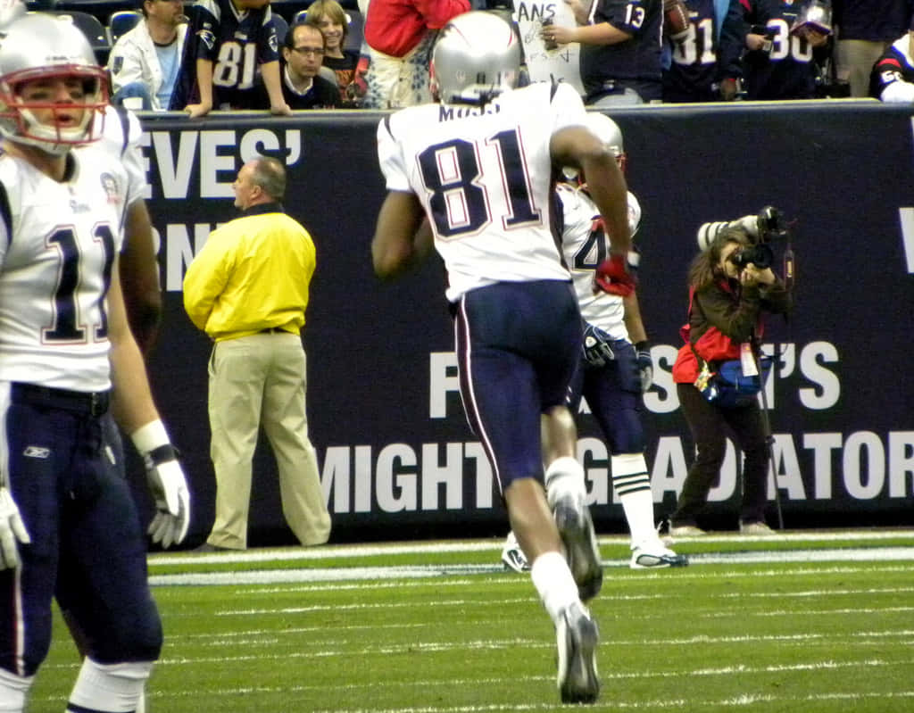 Randy Moss New England Patriots Game Action Wallpaper