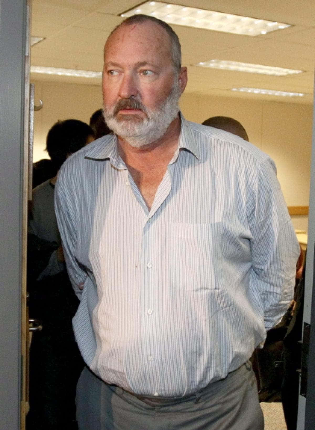 Actor Randy Quaid looking wistfully into the distance. Wallpaper