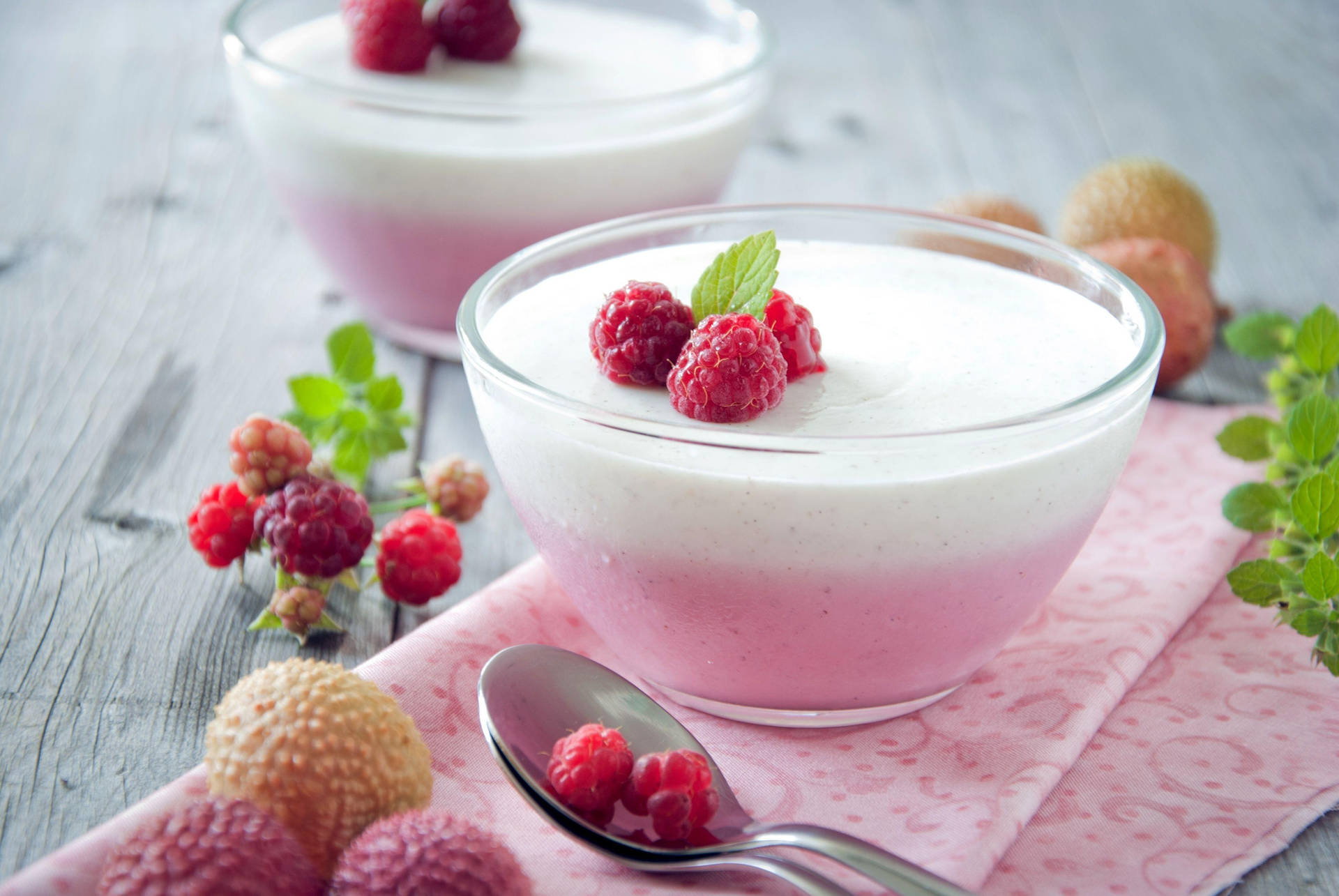 Raspberry Bavarois Desserts Wallpaper