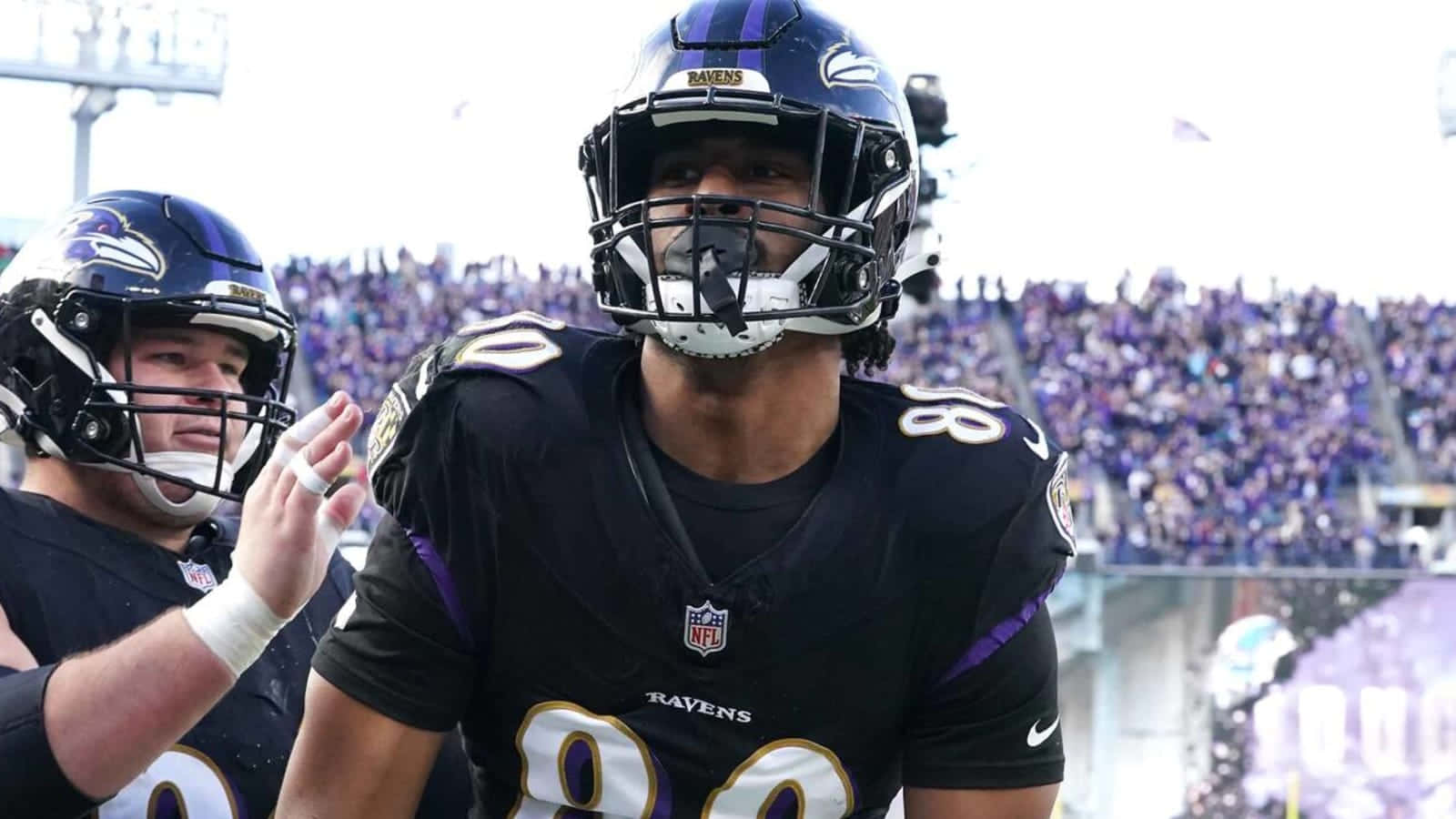 Ravens Player Isaiah Likely Game Day Wallpaper