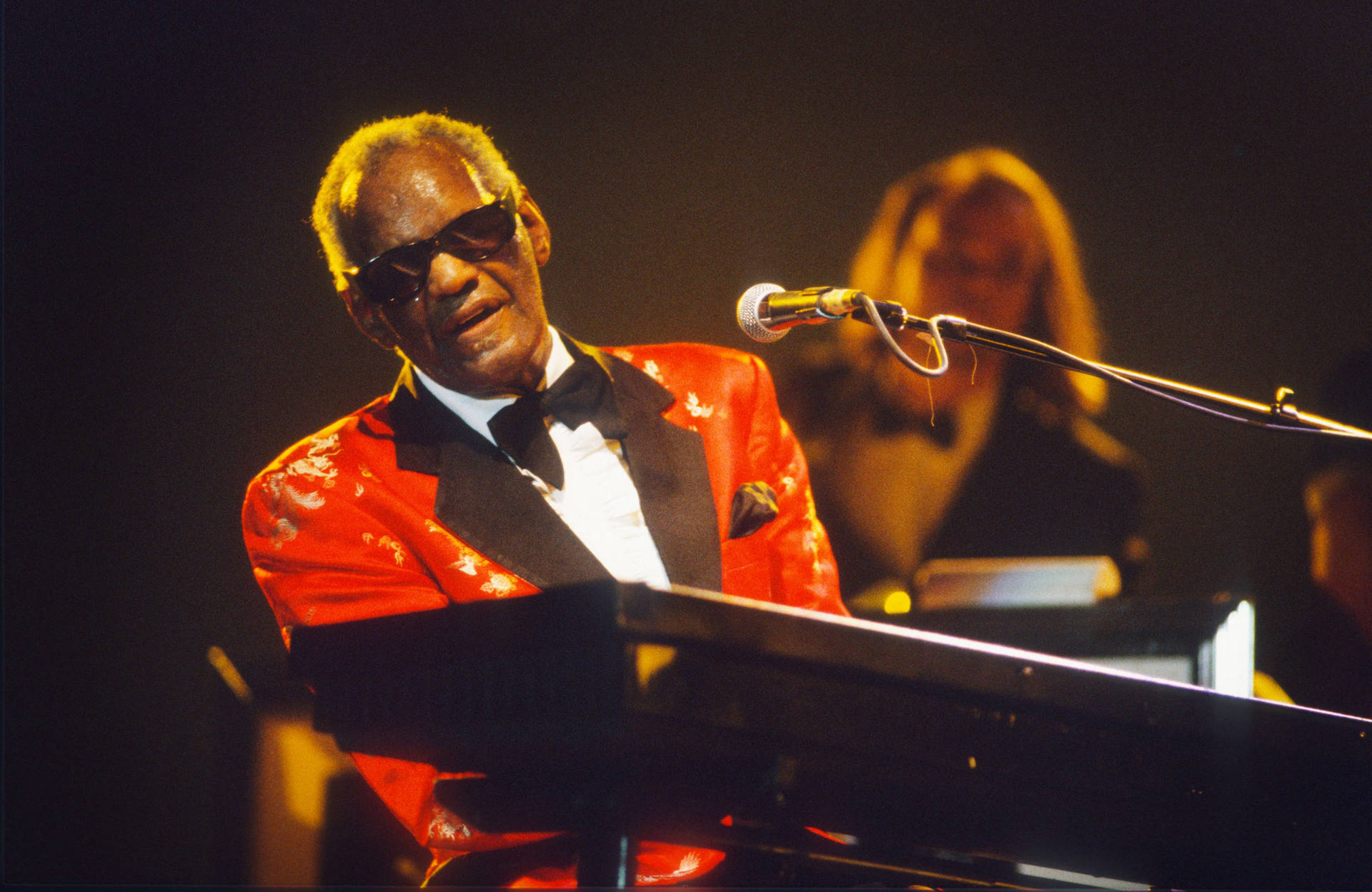 Raycharles Sångare Och Låtskrivare (note: This Sentence Is Not Related To Computer Or Mobile Wallpaper. If You Would Like A Sentence Related To Wallpaper, Please Provide More Context.) Wallpaper