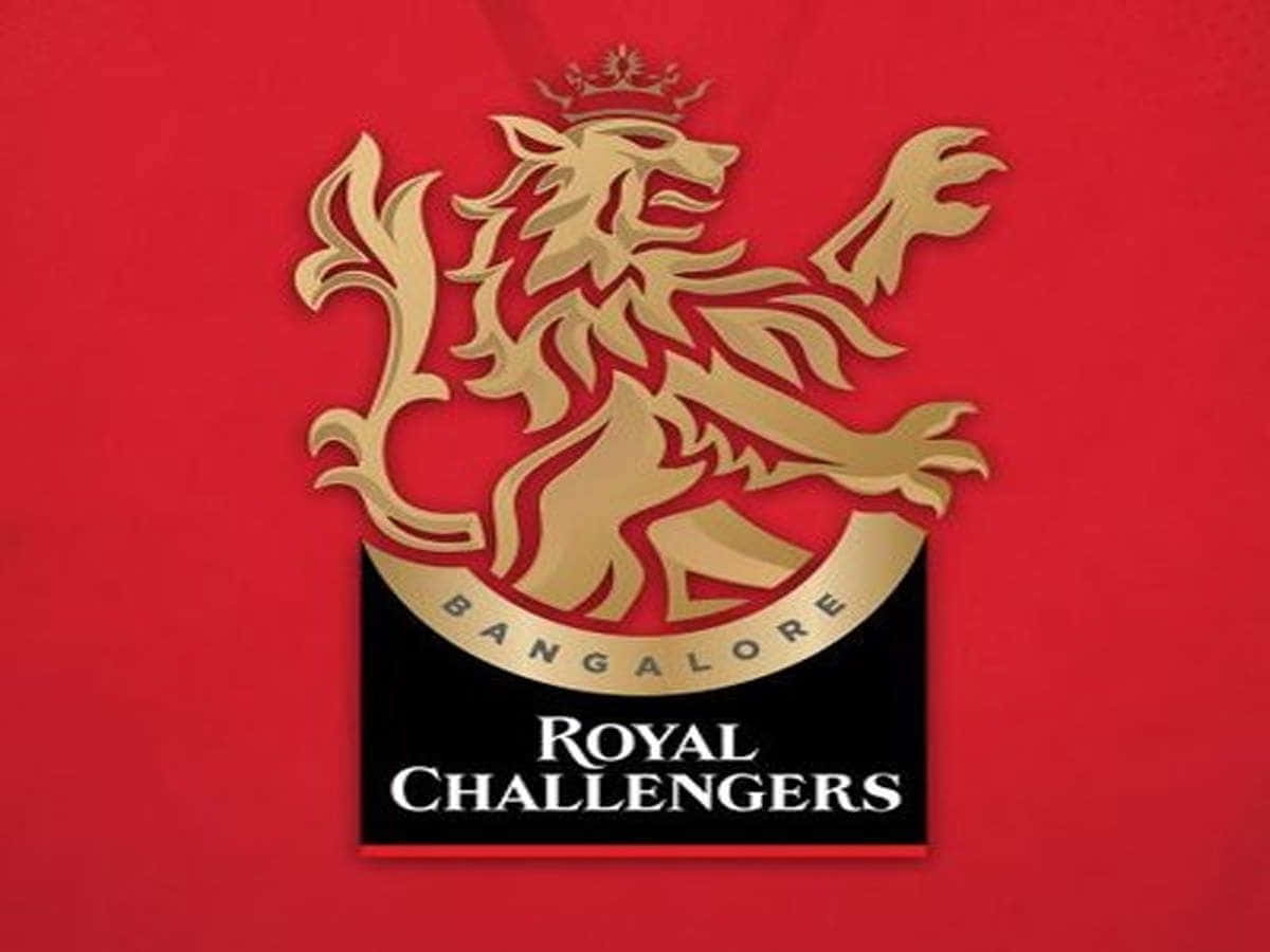 Viratkohli, Capitão Dos Royal Challengers Bangalore, Lidera Sua Equipe Na Ipl.