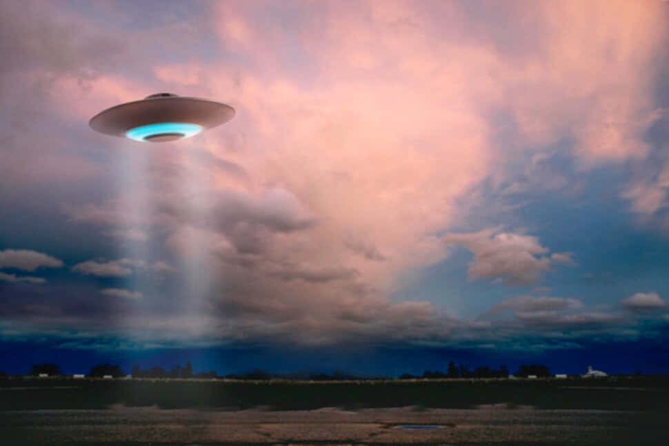 Immaginedi Un Vero Ufo Che Vola Nel Cielo Nuvoloso