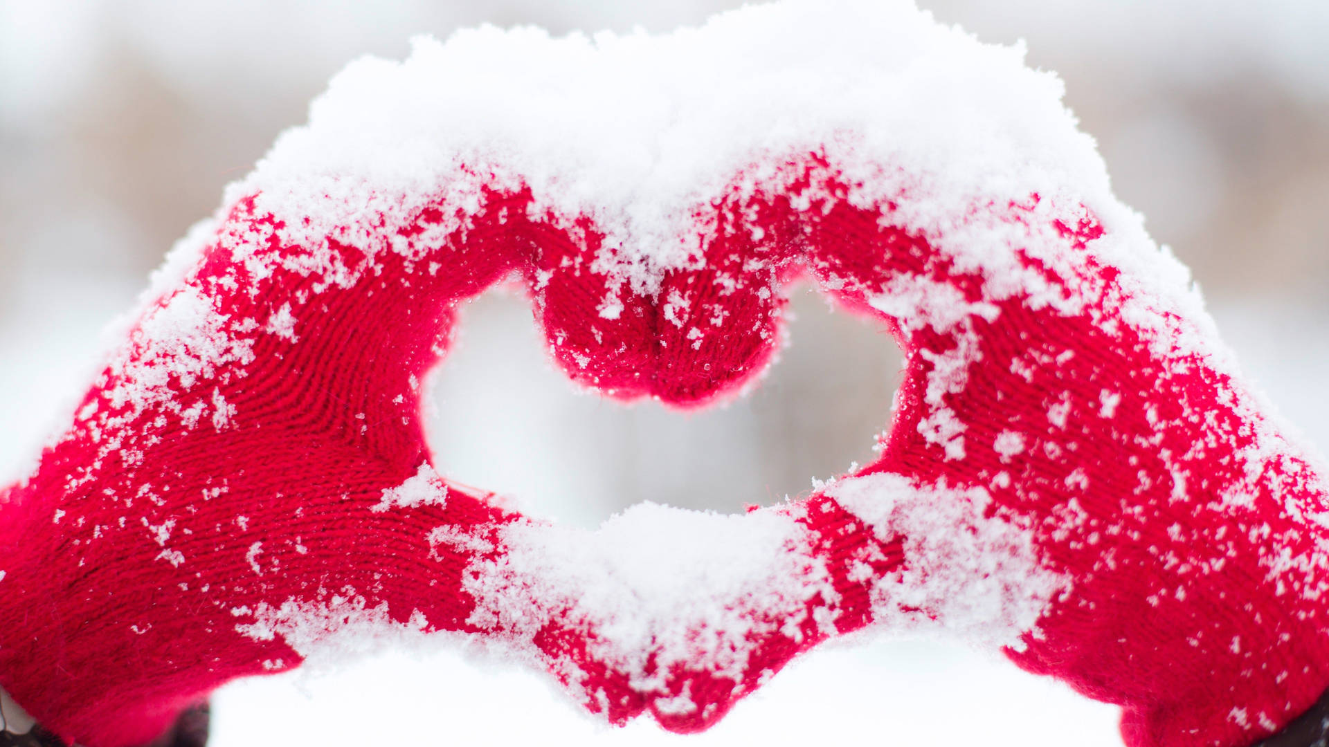 Really Cool Love Heart Hand And Snow Wallpaper