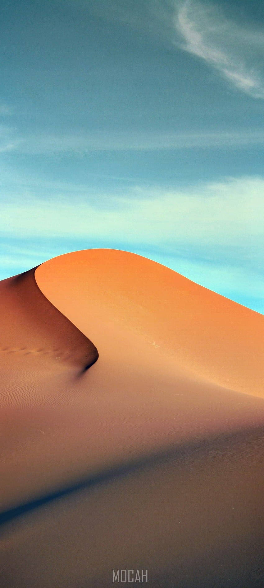 Captivating Shot Of The Stunning Realme 7 Pro With Sand Dune Variant. Wallpaper