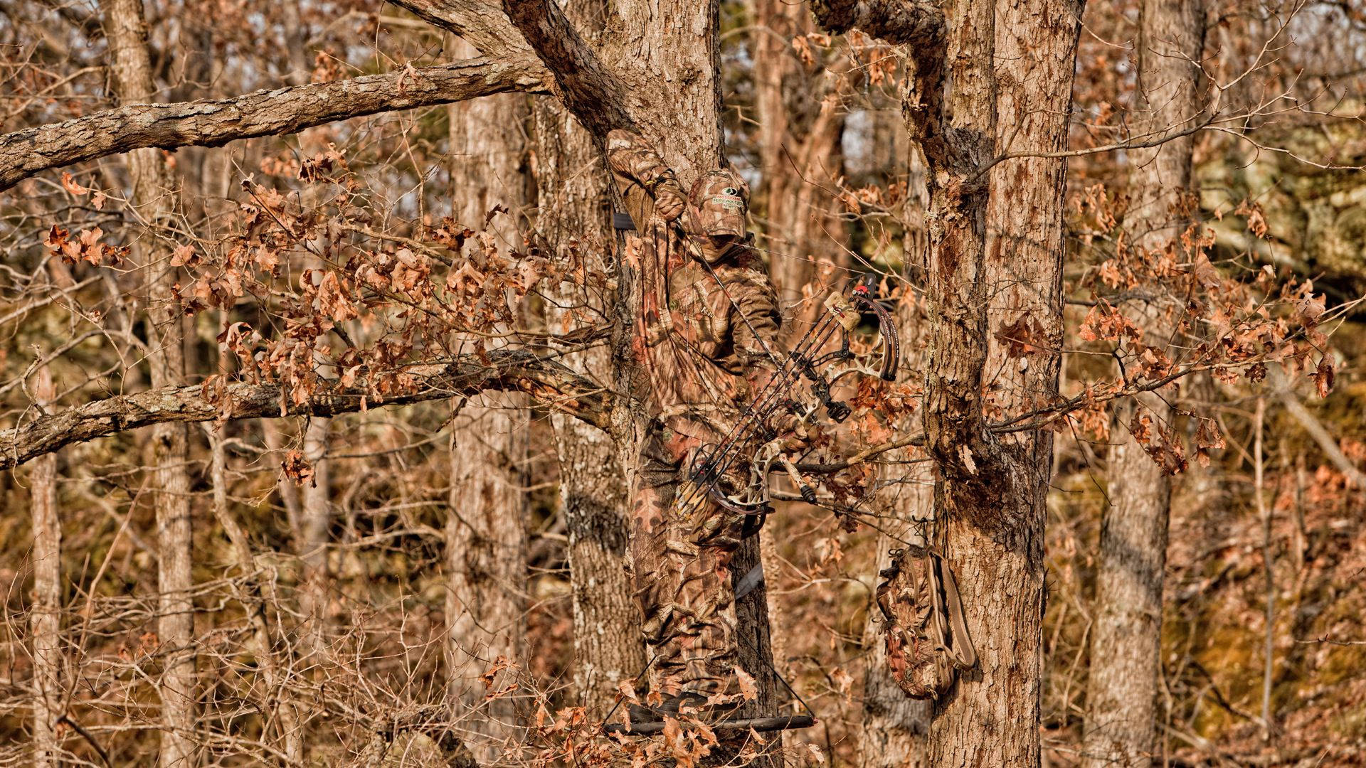 Realtree Camouflage Soldier And Arrow Wallpaper