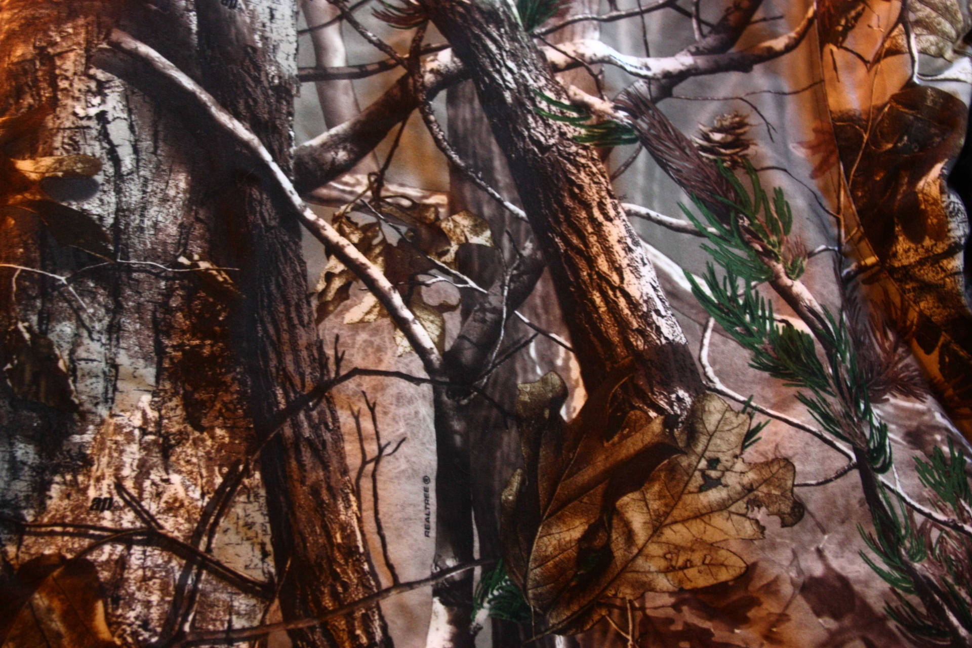 Realtree Trunk Camouflage Wallpaper