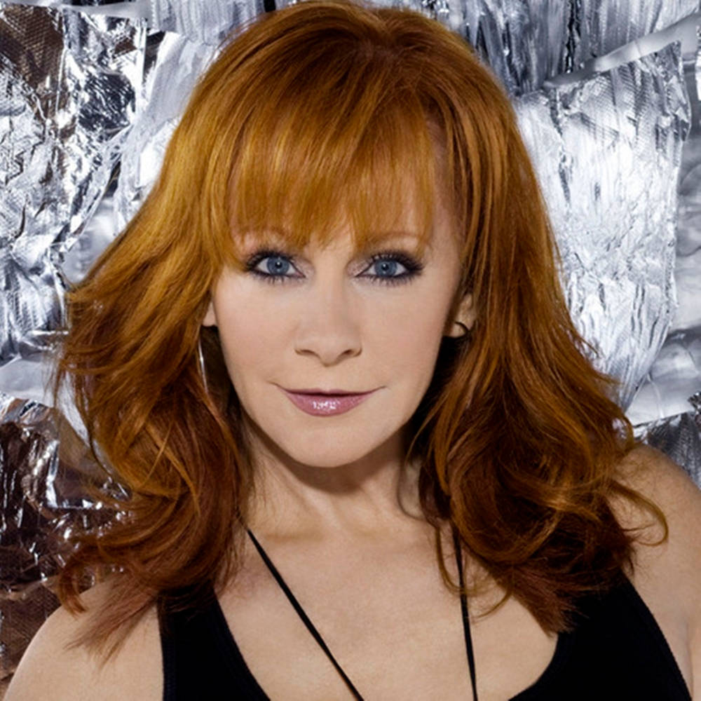 Reba Mcentire Queen Of Country Glam Photoshoot Wallpaper
