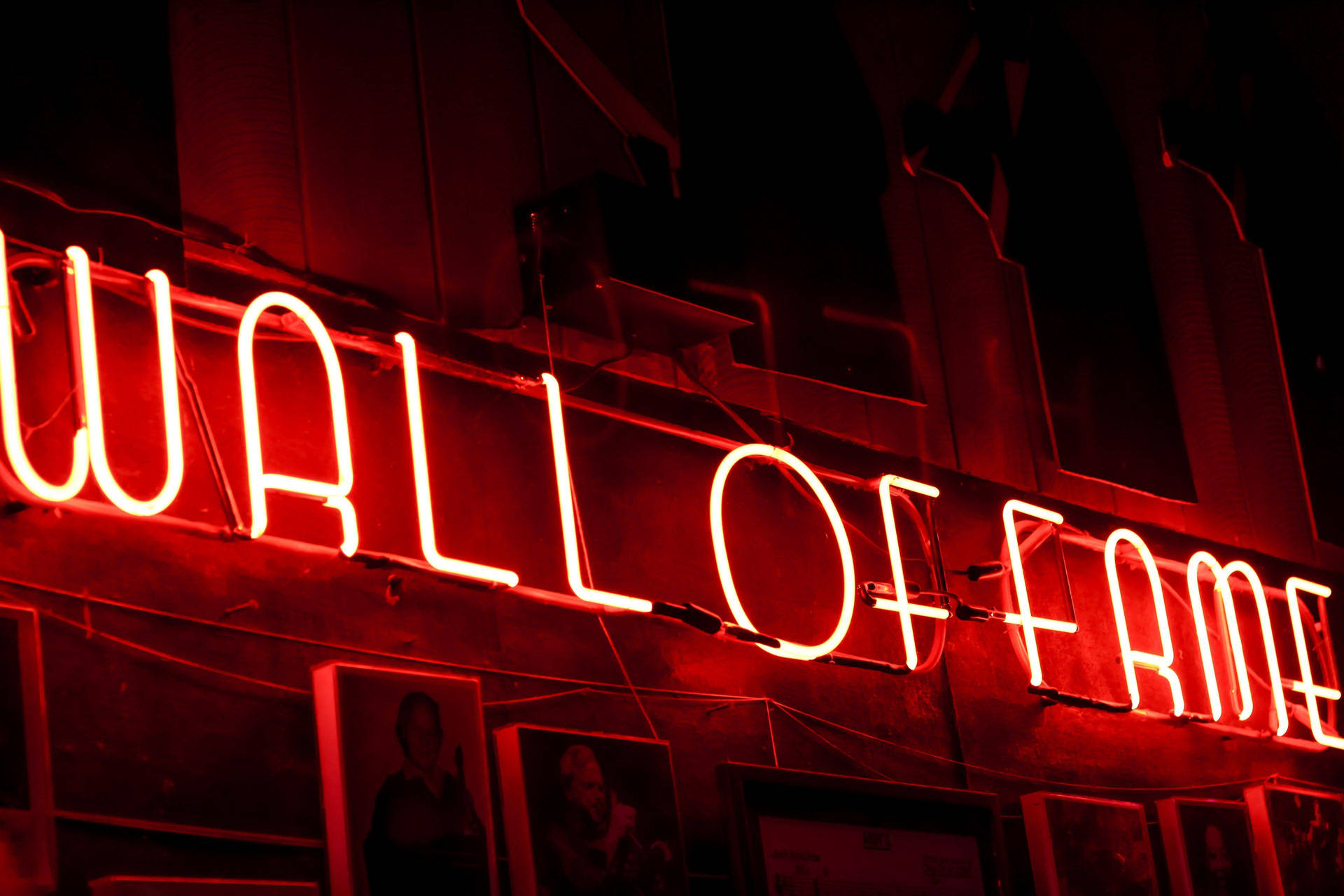 Rød Æstetisk Neon Wall Of Fame Wallpaper