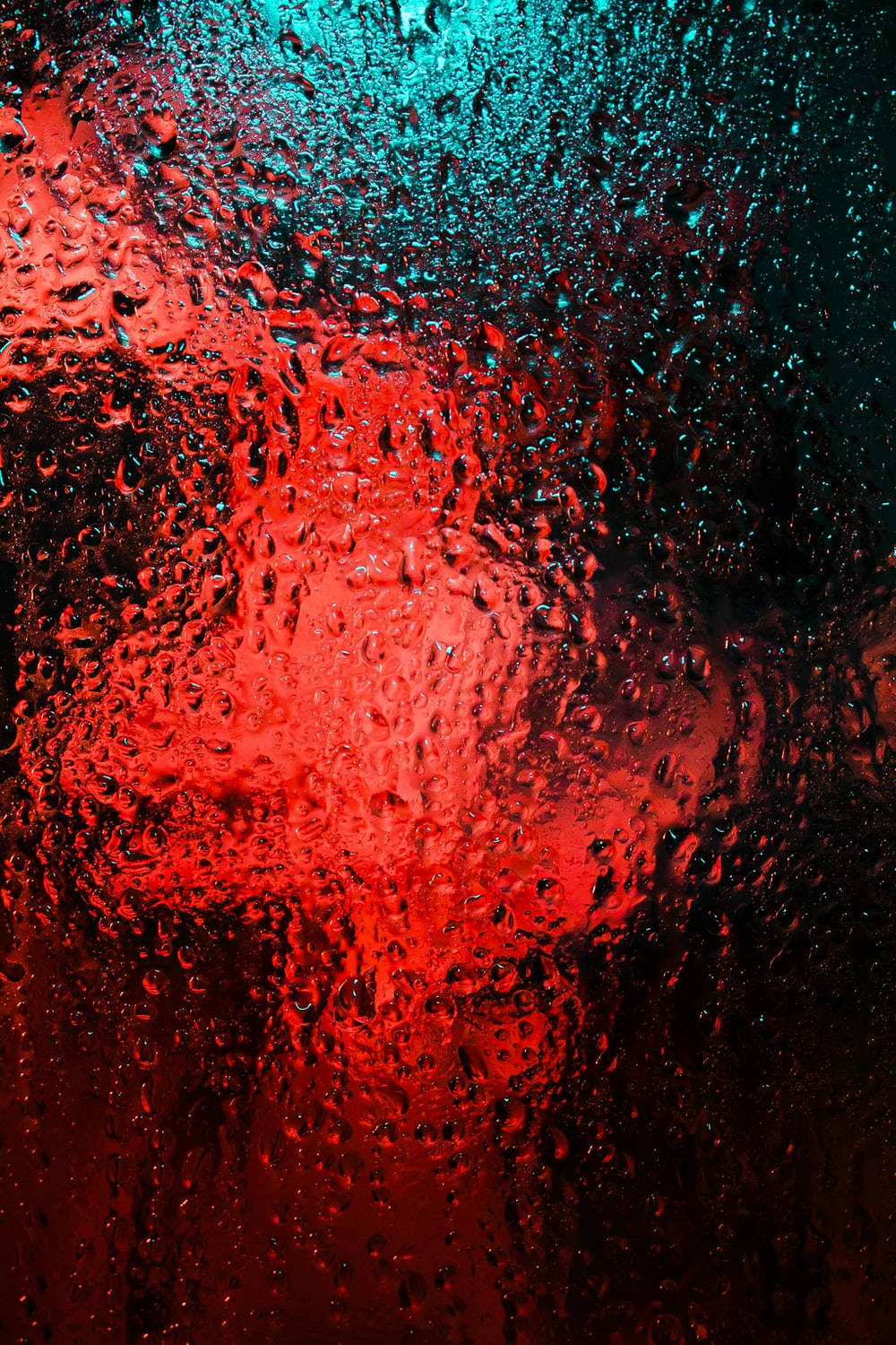 Red And Blue Moist Glass Wallpaper