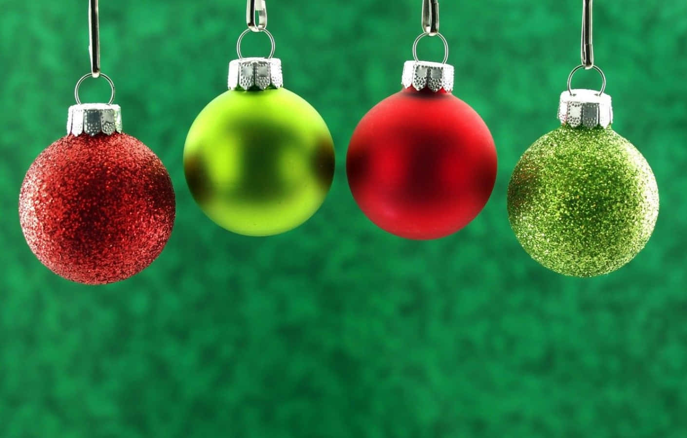 Celebrate Christmas in Red and Green! Wallpaper