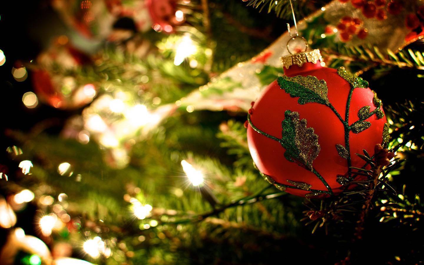 Red Ball Christmas Lights