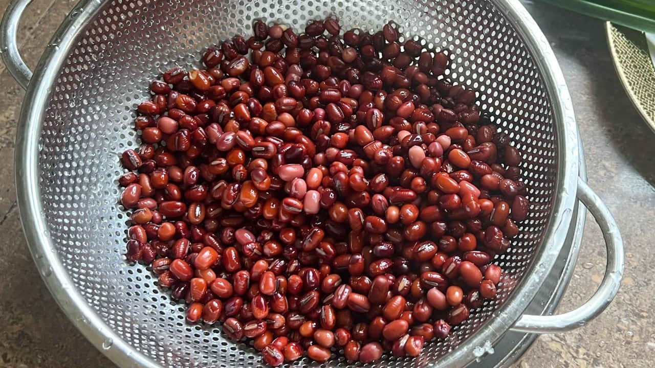 A Heap of Fresh Red Beans Wallpaper