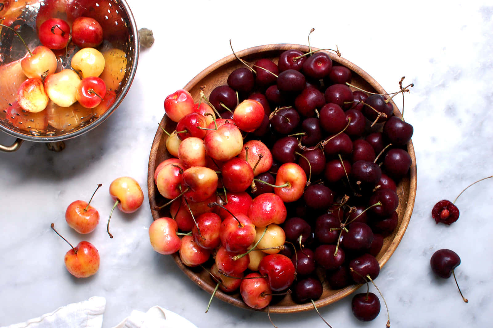 Juicy Red Cherries Wallpaper