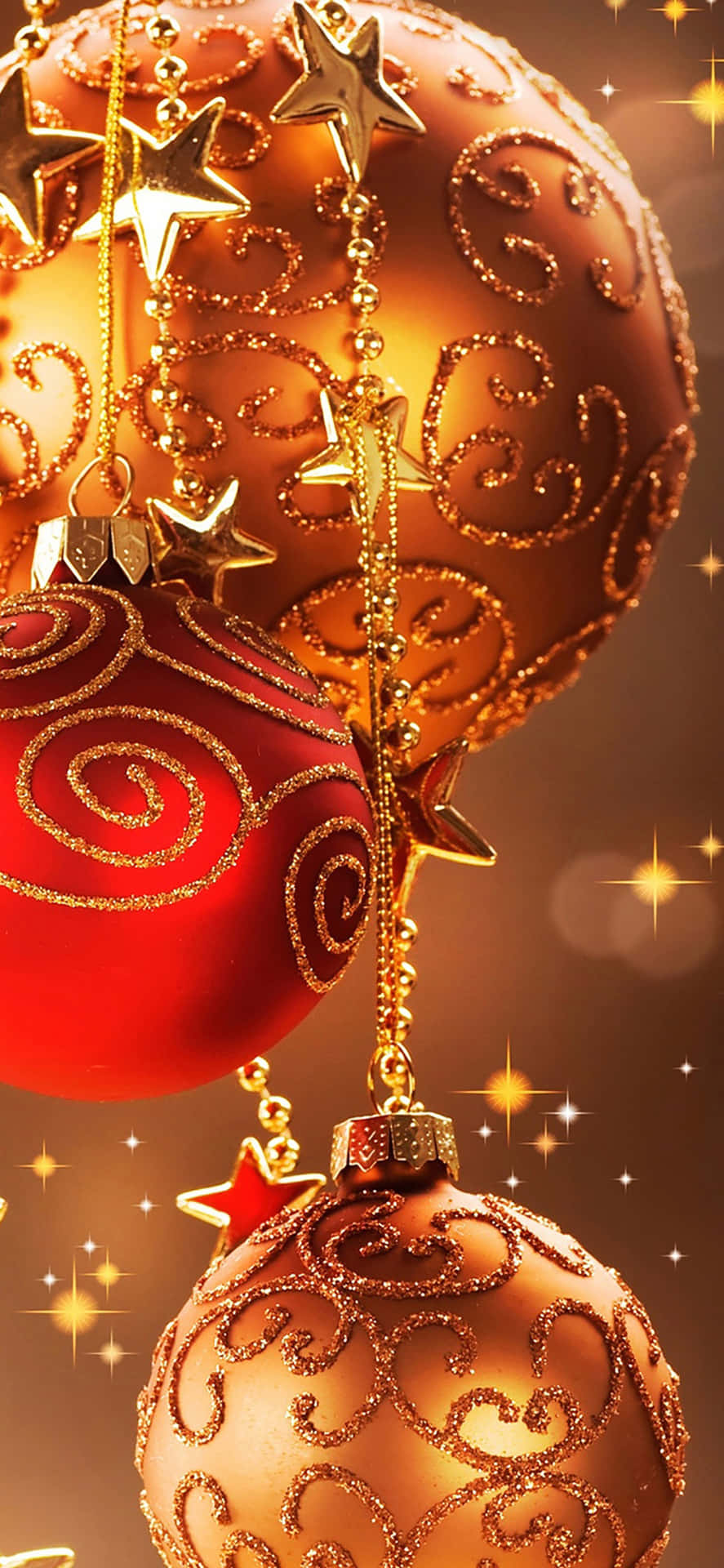 Enfeitesde Natal Com Estrelas E Ornamentos Dourados Papel de Parede