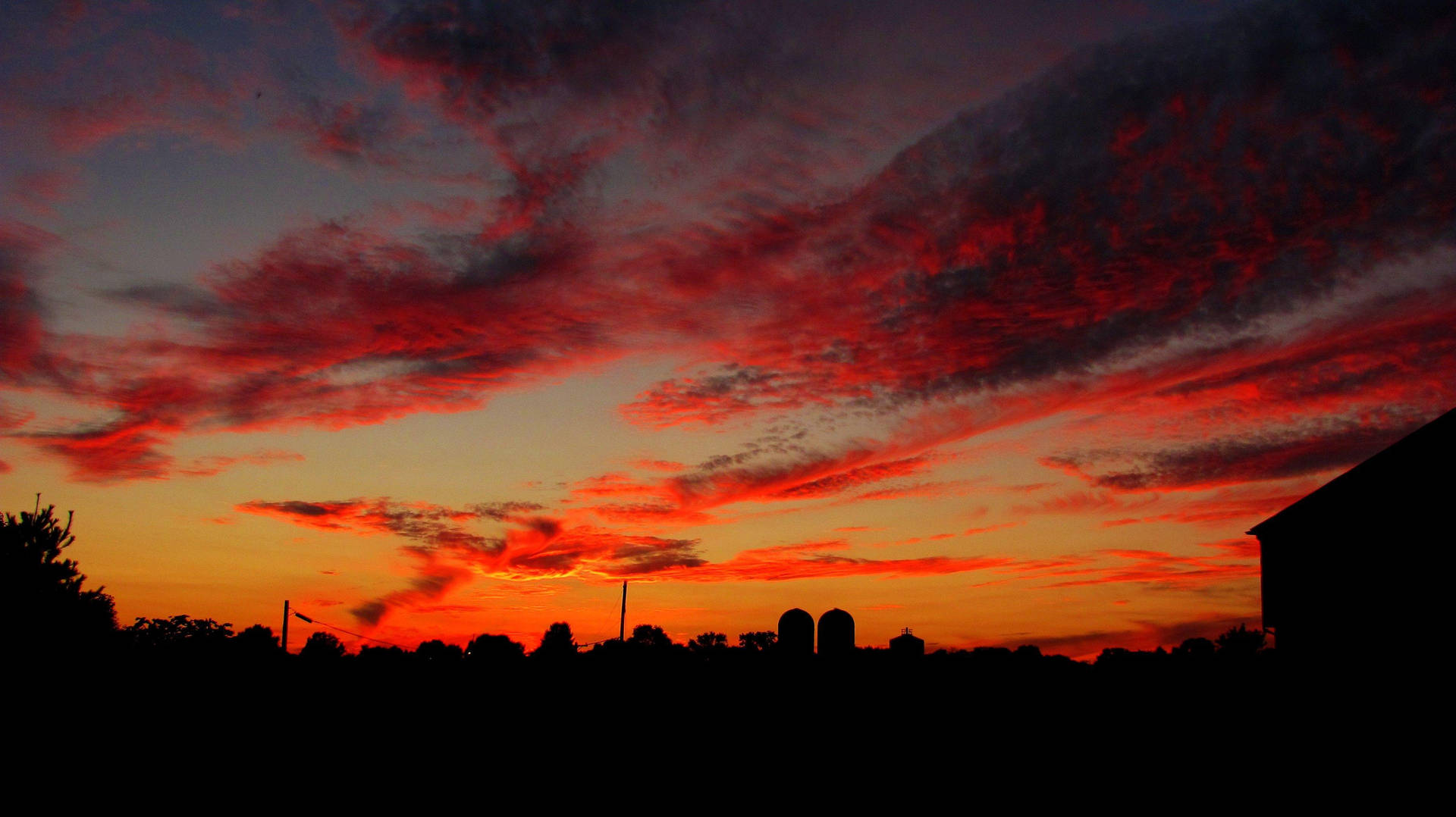 Rotewolken Sonnenuntergang Ästhetik Wallpaper