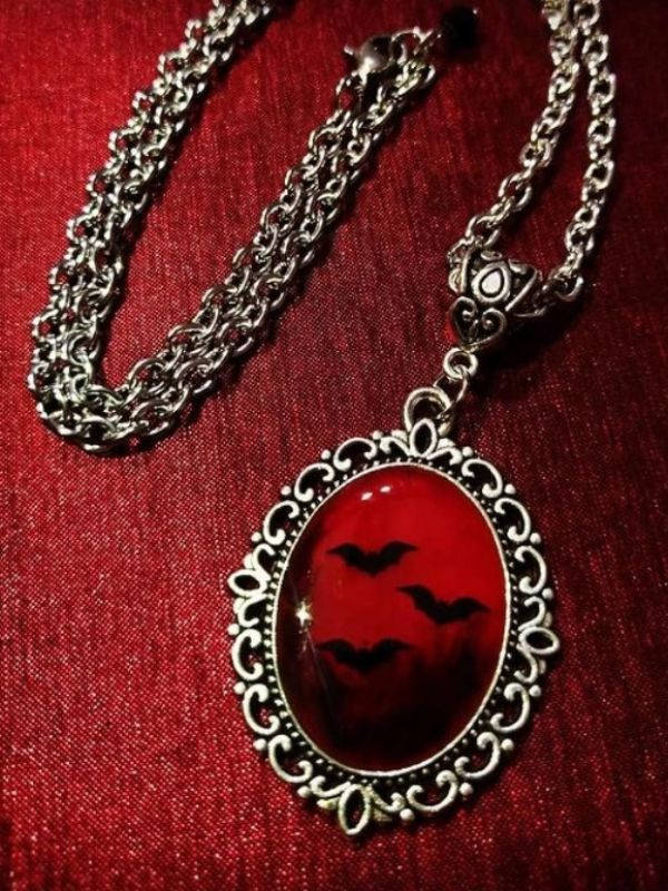 Red Crystal Dracula Necklace Wallpaper