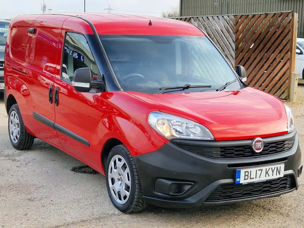 Véhicule Utilitaire Fiat Doblo Rouge 2017 Fond d'écran