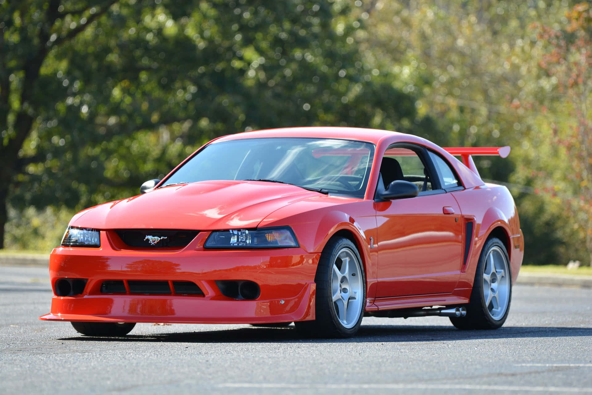 Punainen Ford Mustang Svt Cobra Taustakuva