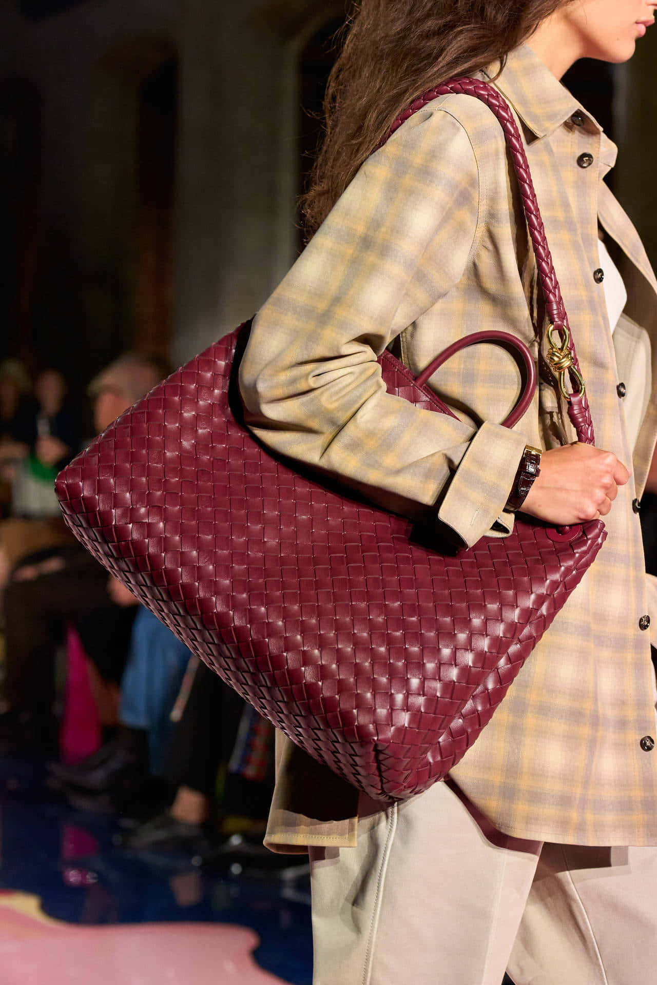 Stylish Red Handbag Perfect for Every Occasion Wallpaper