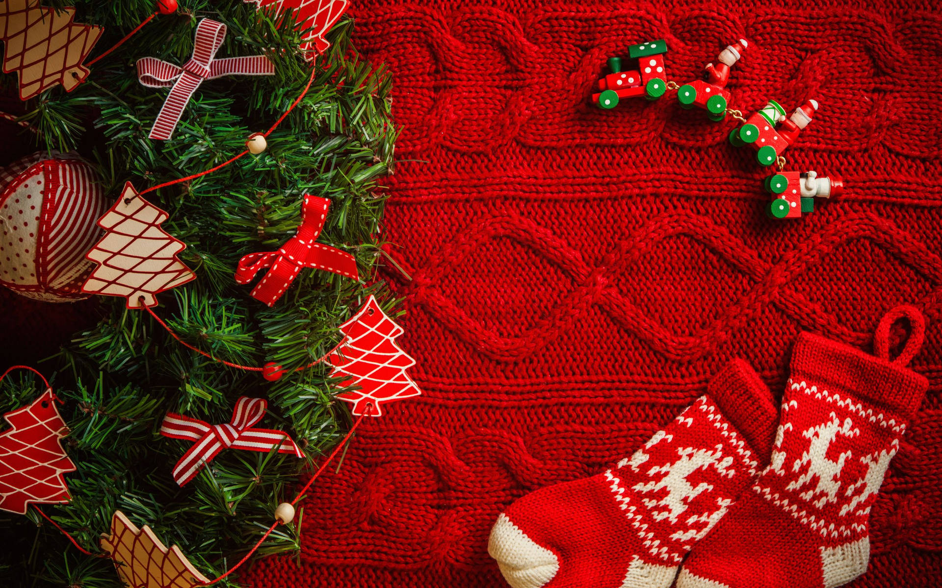 Red Holiday Socks Wreath Wallpaper