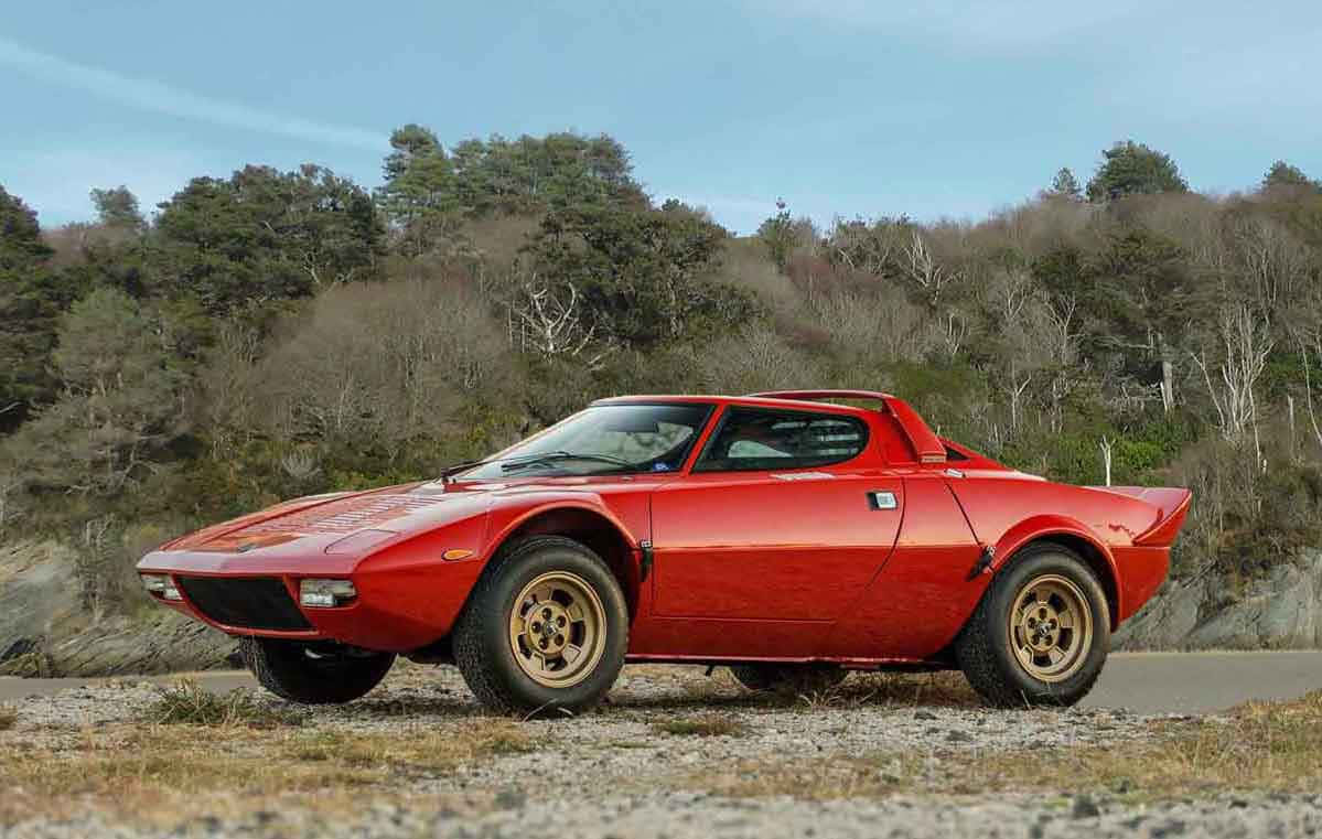 Voiture De Sport Classique Lancia Stratos Rouge Fond d'écran