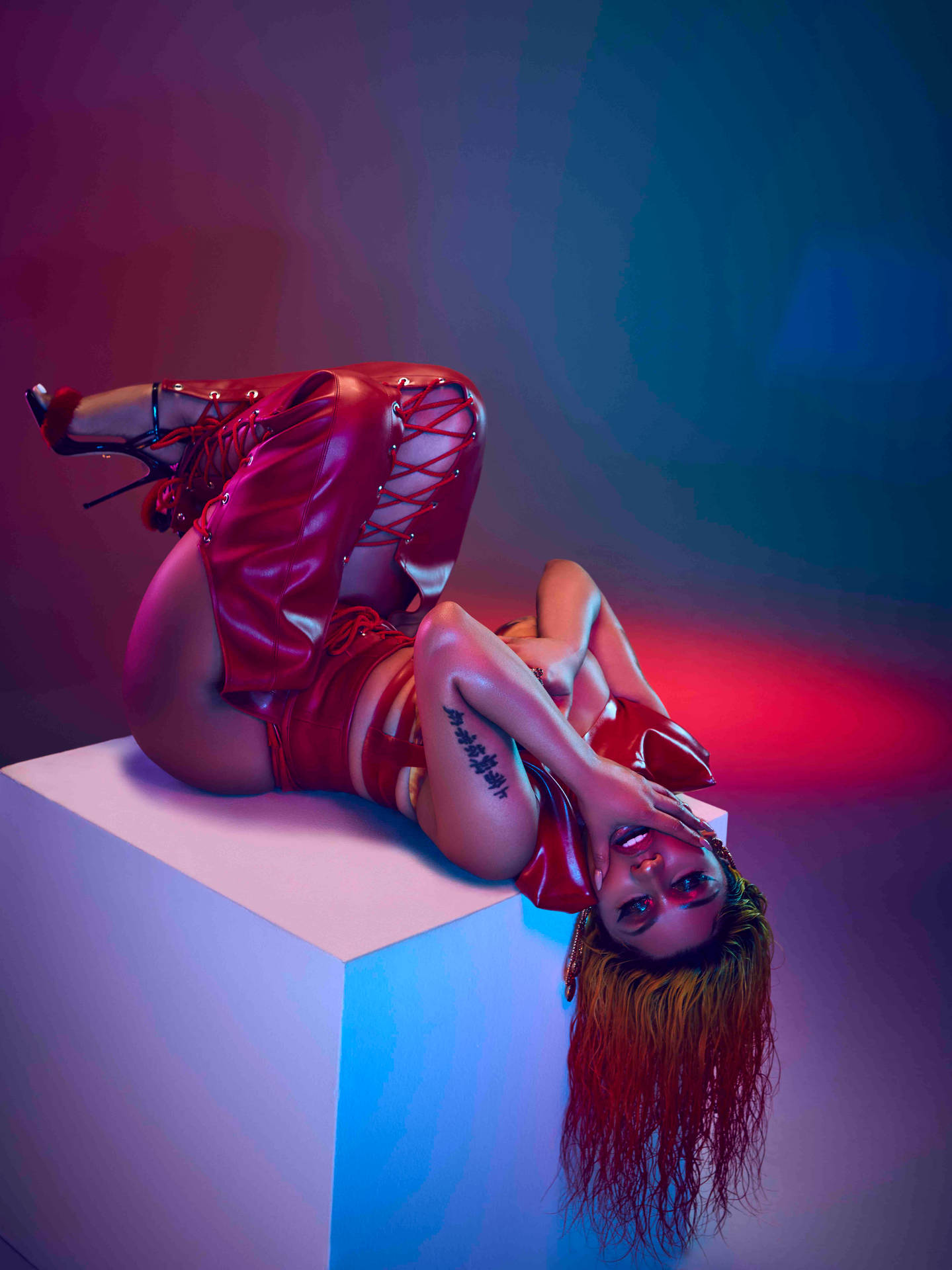 Rød læder Nicki Minaj HD Wallpaper Wallpaper