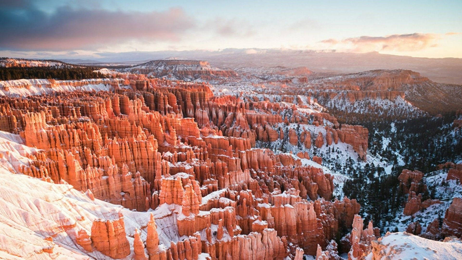 Red Rock Formations At Bryce Canyon Wallpaper