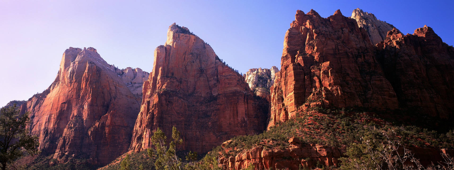 Red Rock Formations Three Patriarchs Wallpaper