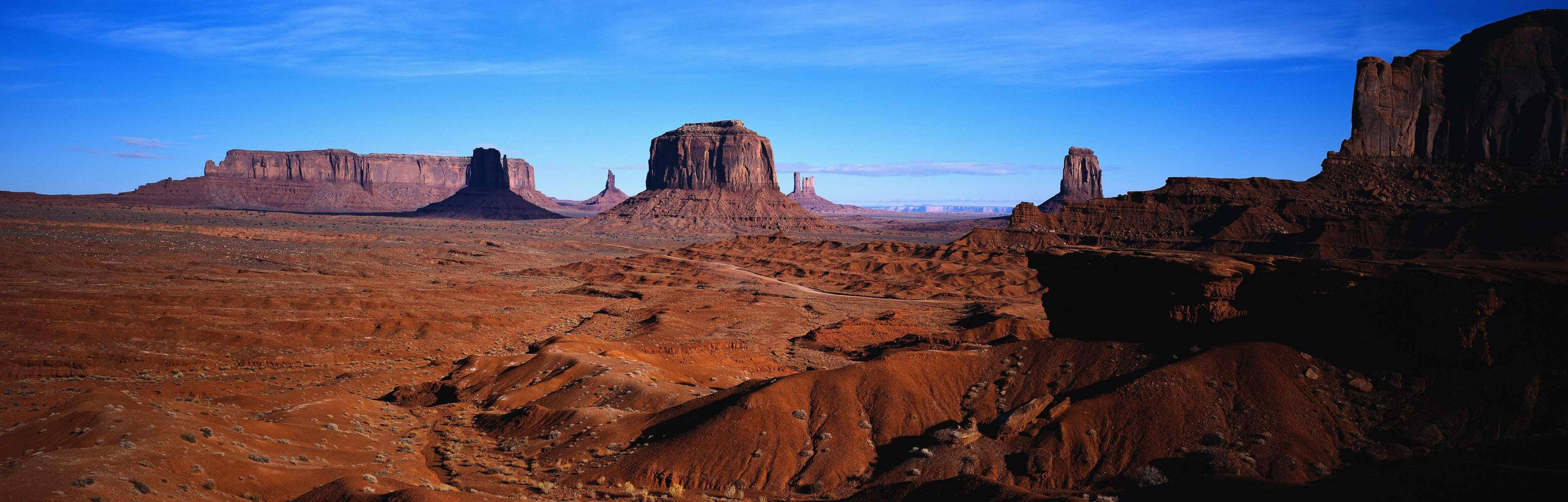 Rödastenlandskapet I Panoramabild. Wallpaper