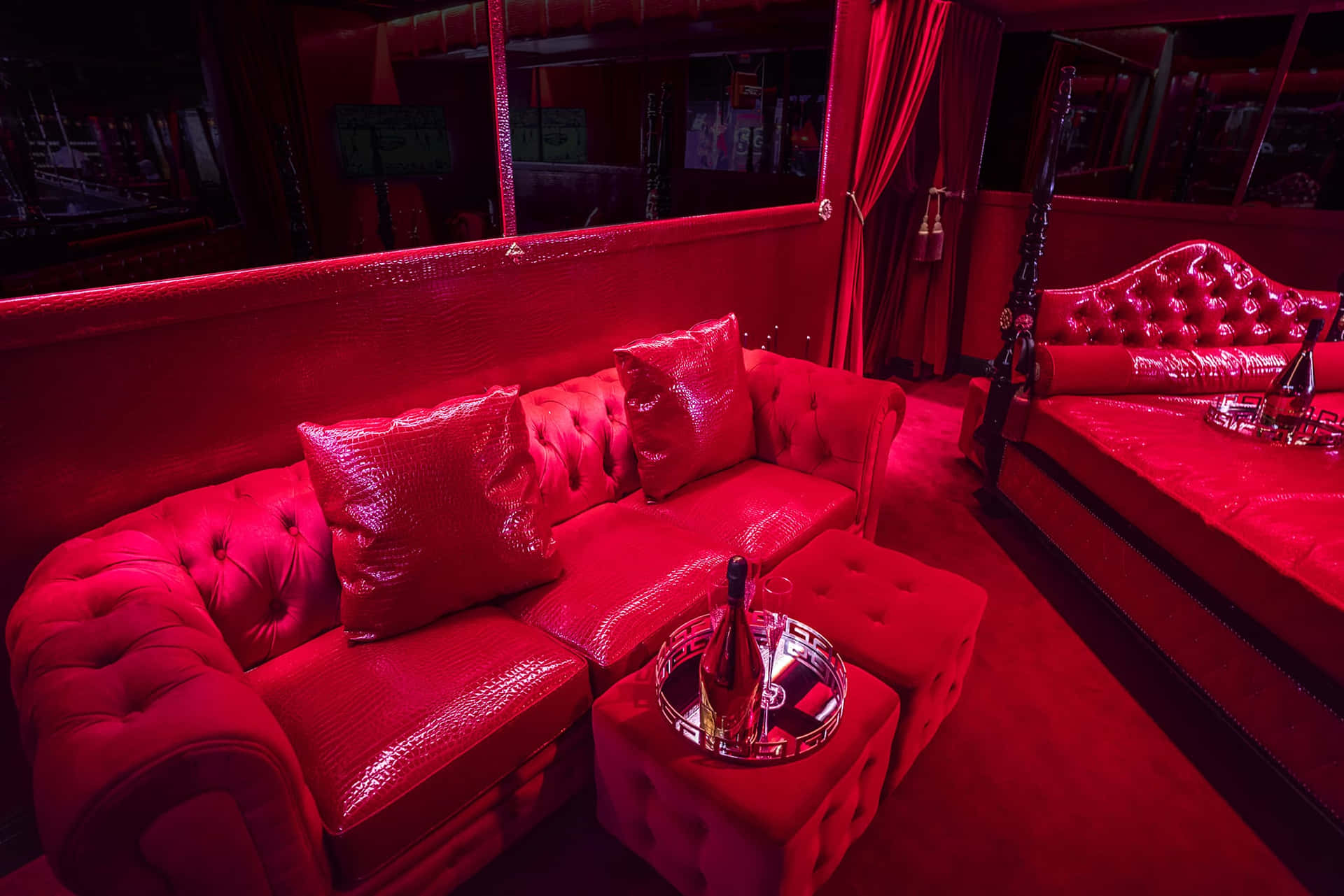 Red Room With Sofa Set Picture